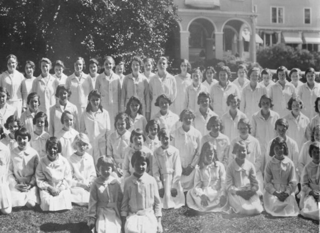 1926 All belmont students on lawn 75th anni